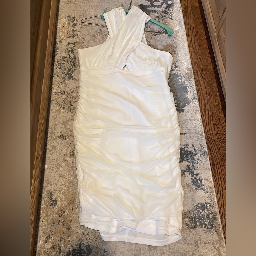 🤍 Like New Bardot White Bodycon Dress